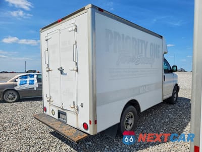 Trzecie zdjęcie samochodu z tyłu: 2007 CHEVROLET EXPRESS G3500 VIN:1GBHG31U671105605 - miniatura