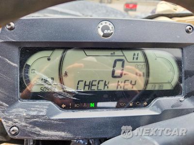 Zdjęcie 8 z 10 samochodu: 2023 CAN-AM MAVERICK X3 X RC 64 TURBO RR VIN:3JBVPAV48PE000271 - miniatura