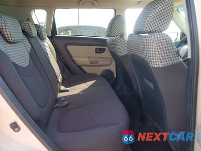 Zdjęcie 10 z 12 samochodu: 2010 KIA SOUL + VIN:KNDJT2A27A7038423 - miniatura