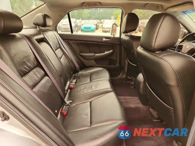 Zdjęcie 10 z 13 samochodu: 2006 HONDA ACCORD EX VIN:1HGCM665X6A034815 - miniatura