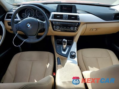 Zdjęcie 8 z 12 samochodu: 2018 BMW 320 XI VIN:WBA8E5G52JNV02562 - miniatura