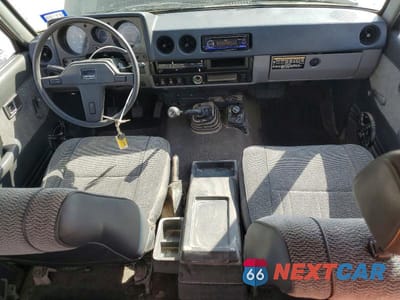 Zdjęcie 8 z 13 samochodu: 1985 TOYOTA LAND CRUISER FJ60 VIN:JT3FJ60G1F1131534 - miniatura