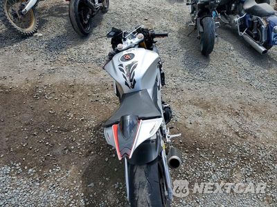 Zdjęcie 6 z 9 samochodu: 2016 APRILIA RSV4 RR VIN:ZD4RKUB01GS000324 - miniatura