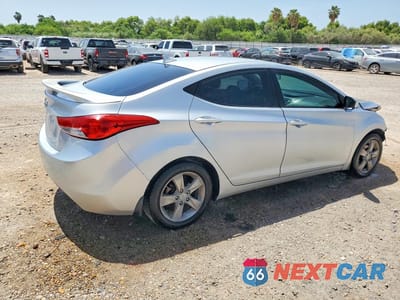 Trzecie zdjęcie samochodu z tyłu: 2013 HYUNDAI ELANTRA GLS VIN:KMHDH4AEXDU781292 - miniatura