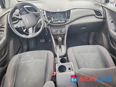 Zdjęcie 8 z 12 samochodu: 2018 CHEVROLET TRAX LS VIN:3GNCJNSB6JL218316 - miniatura