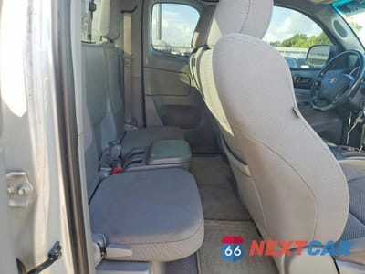 Zdjęcie 10 z 12 samochodu: 2010 TOYOTA TACOMA ACCESS CAB VIN:5TEUU4EN2AZ697867 - miniatura