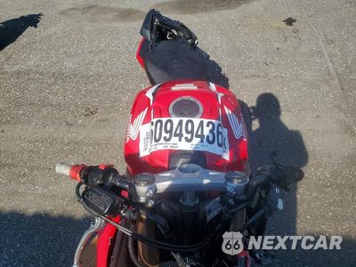 Piąte zdjęcie samochodu w środku: 2019 HONDA CBR650 R VIN:MLHRH011XK5000274 - miniatura