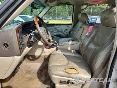 Zdjęcie 7 z 13 samochodu: 2005 CADILLAC ESCALADE ESV VIN:3GYFK66N25G137528 - miniatura
