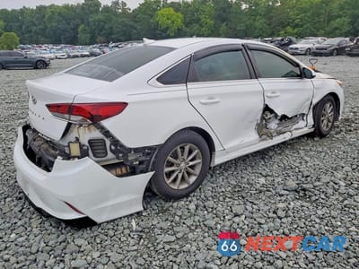 Trzecie zdjęcie samochodu z tyłu: 2019 HYUNDAI SONATA SE VIN:5NPE24AF2KH739709 - miniatura