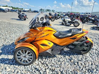 Trzecie zdjęcie samochodu z tyłu: 2014 CAN-AM SPYDER ROADSTER ST VIN:2BXNCBC1XEV000668 - miniatura