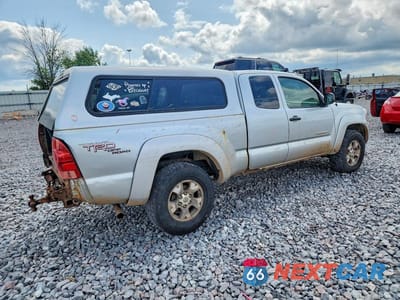 Trzecie zdjęcie samochodu z tyłu: 2005 TOYOTA TACOMA ACCESS CAB VIN:5TEUU42N25Z059807 - miniatura