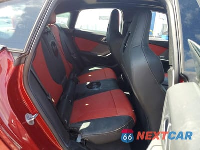 Zdjęcie 10 z 12 samochodu: 2025 BMW M235XI VIN:WBA33GG03S7S10599 - miniatura