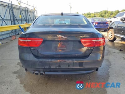 Zdjęcie 6 z 12 samochodu: 2017 JAGUAR XE PREMIUM VIN:SAJAD4BN8HA952227 - miniatura
