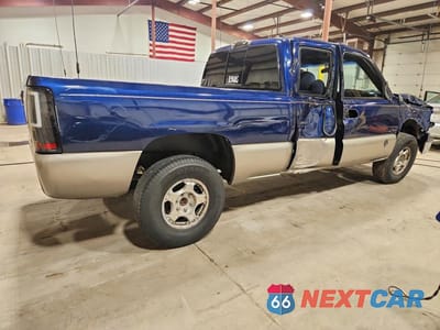 Trzecie zdjęcie samochodu z tyłu: 1999 CHEVROLET SILVERADO K1500 VIN:2GCEK19T6X1220387 - miniatura