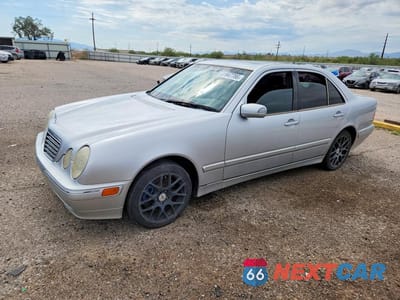 2000 MERCEDES-BENZ E 430 WDBJF83J6YX034323 - główne zdjęcie licytacji z USA - miniatura