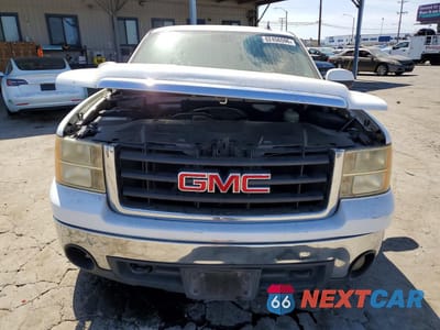 Piąte zdjęcie samochodu w środku: 2007 GMC NEW SIERRA C1500 VIN:2GTEC19C971588740 - miniatura