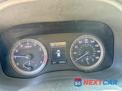 Zdjęcie 8 z 10 samochodu: 2018 HYUNDAI TUCSON VALUE VIN:KM8J3CA25JU691996 - miniatura