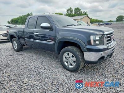 Czwarte zdjęcie samochodu z boku: 2013 GMC SIERRA K1500 SLE VIN:1GTR2VE72DZ192429 - miniatura