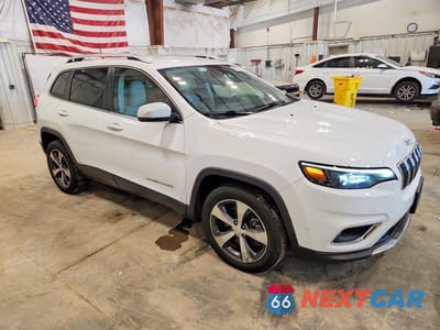 Czwarte zdjęcie samochodu z boku: 2020 JEEP CHEROKEE LIMITED VIN:1C4PJLDX7LD556890 - miniatura