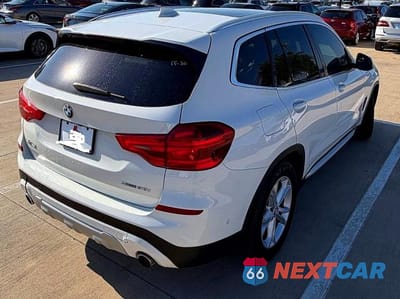 Czwarte zdjęcie samochodu z boku: 2019 BMW X3 SDRIVE30I VIN:5UXTR7C51KLF24957 - miniatura