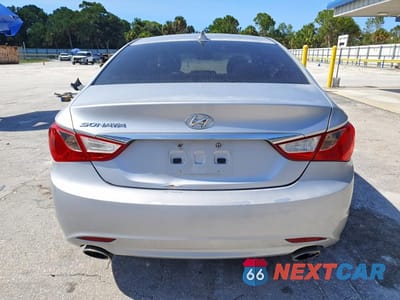 Zdjęcie 6 z 12 samochodu: 2011 HYUNDAI SONATA SE VIN:5NPEC4AC7BH277778 - miniatura