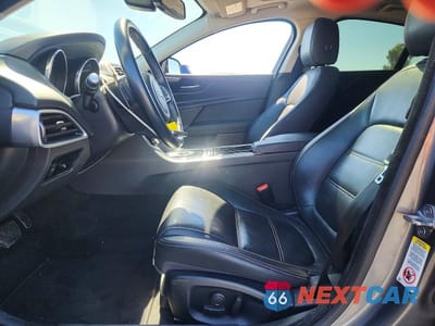 Zdjęcie 7 z 12 samochodu: 2017 JAGUAR XE PRESTIGE VIN:SAJAE4BV6HA957164 - miniatura