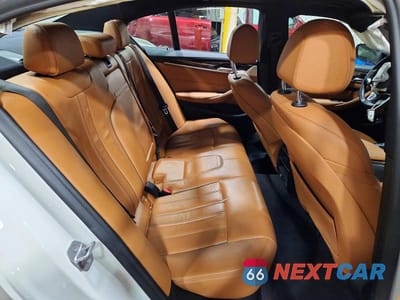Zdjęcie 10 z 12 samochodu: 2020 BMW 530 XI VIN:WBAJR7C06LCD65137 - miniatura