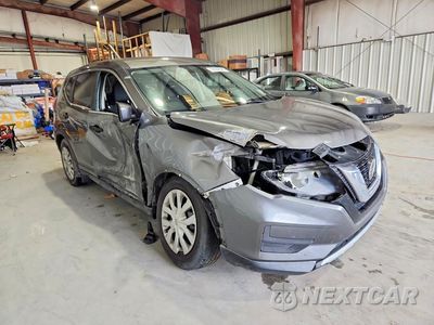 Czwarte zdjęcie samochodu z boku: 2018 NISSAN ROGUE S VIN:5N1AT2MT2JC728796 - miniatura