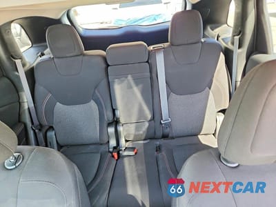 Zdjęcie 10 z 13 samochodu: 2016 JEEP CHEROKEE LATITUDE VIN:1C4PJLCS1GW362226 - miniatura