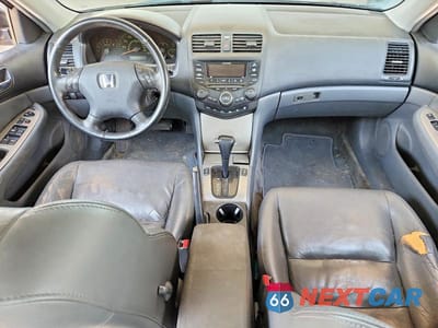 Zdjęcie 8 z 12 samochodu: 2005 HONDA ACCORD VIN:1HGCM66595A008835 - miniatura