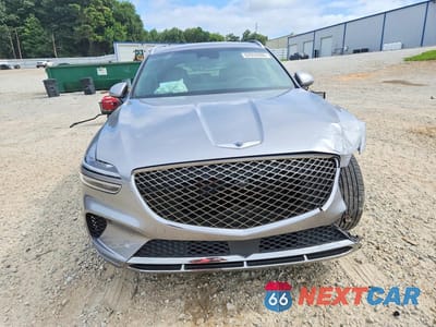 Piąte zdjęcie samochodu w środku: 2022 GENESIS GV70 VIN:KMUMADTB5NU028442 - miniatura