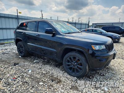 Czwarte zdjęcie samochodu z boku: 2017 JEEP GRAND CHEROKEE LAREDO VIN:1C4RJFAG1HC720288 - miniatura