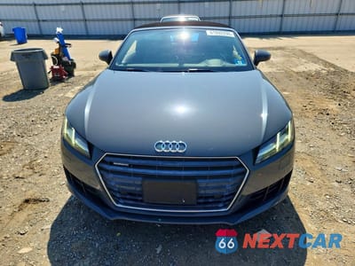 Piąte zdjęcie samochodu w środku: 2016 AUDI TT VIN:TRUT5CFV9G1030451 - miniatura