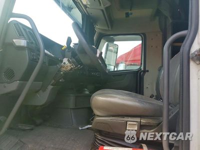 Zdjęcie 7 z 14 samochodu: 2022 VOLVO VNL SEMI TRUCK VIN:4V4NC9EH5NN291237 - miniatura