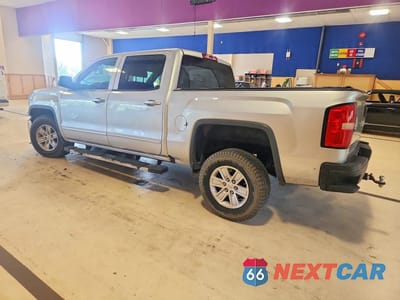 Drugie zdjęcie samochodu z przodu: 2018 GMC SIERRA K1500 SLE VIN:3GTU2MEC8JG147024 - miniatura
