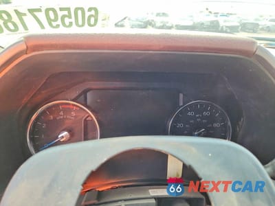 Zdjęcie 9 z 13 samochodu: 2017 FORD F350 SUPER DUTY VIN:1FT8W3DT0HED09702 - miniatura