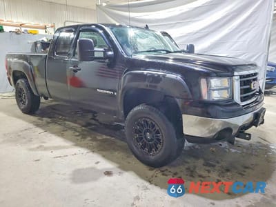 Czwarte zdjęcie samochodu z boku: 2007 GMC NEW SIERRA K1500 VIN:2GTEK19C271656184 - miniatura