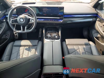 Zdjęcie 8 z 12 samochodu: 2025 BMW 540 XI VIN:WBA63FJ0XSCU07759 - miniatura
