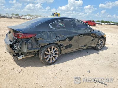 Trzecie zdjęcie samochodu z tyłu: 2021 MAZDA 3 SELECT VIN:JM1BPABL5M1337068 - miniatura