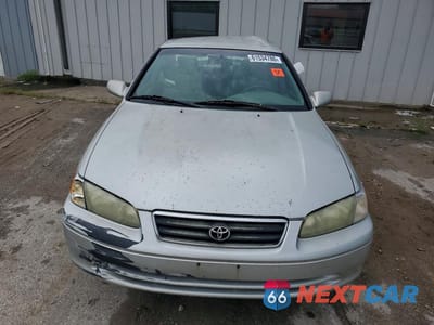 Piąte zdjęcie samochodu w środku: 2001 TOYOTA CAMRY CE VIN:4T1BG22K01U116769 - miniatura