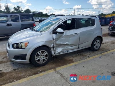 2013 CHEVROLET SONIC LT 1G1JC6SHXD4215183 - główne zdjęcie licytacji z USA - miniatura