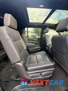Piąte zdjęcie samochodu w środku: 2022 GMC YUKON XL K1500 SLT VIN:1GKS2GKD4NR246536 - miniatura