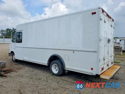 Drugie zdjęcie samochodu z przodu: 2000 FORD E350 DELIVERY TRUCK VIN:1FCJE39L4YHA52569 - miniatura