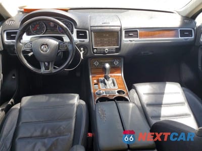 Zdjęcie 8 z 13 samochodu: 2016 VOLKSWAGEN TOUAREG SPORT VIN:WVGEF9BPXGD001125 - miniatura