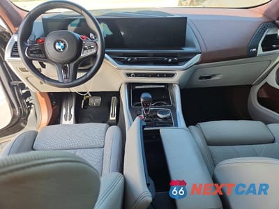 Zdjęcie 8 z 13 samochodu: 2023 BMW XM VIN:5YM23CS03P9R79038 - miniatura