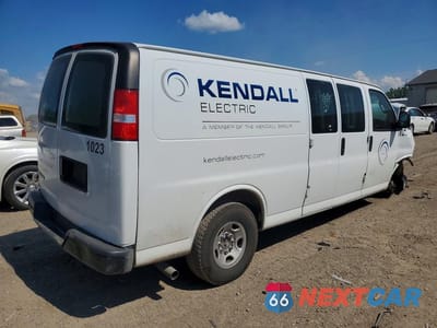 Trzecie zdjęcie samochodu z tyłu: 2022 CHEVROLET EXPRESS G3500 DELIVERY VAN VIN:1GCZGHF71N1155003 - miniatura