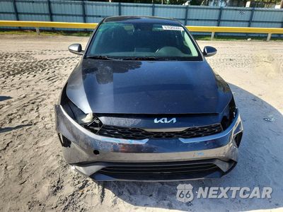 Piąte zdjęcie samochodu w środku: 2023 KIA FORTE LXS VIN:3KPF24AD2PE682099 - miniatura