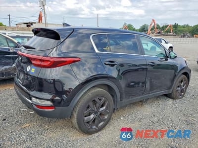 Trzecie zdjęcie samochodu z tyłu: 2022 KIA SPORTAGE LX VIN:KNDPMCAC8N7019066 - miniatura