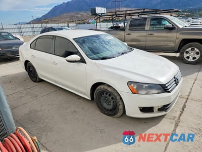 Czwarte zdjęcie samochodu z boku: 2012 VOLKSWAGEN PASSAT S VIN:1VWAH7A39CC098525 - miniatura