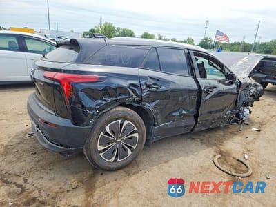 Trzecie zdjęcie samochodu z tyłu: 2025 CHEVROLET BLAZER LT VIN:3GNKDGRJ0SS112267 - miniatura